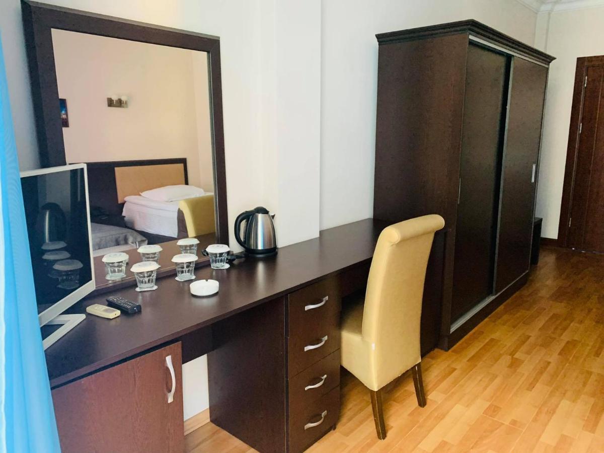 Hotel Neptun 크바리아티 외부 사진