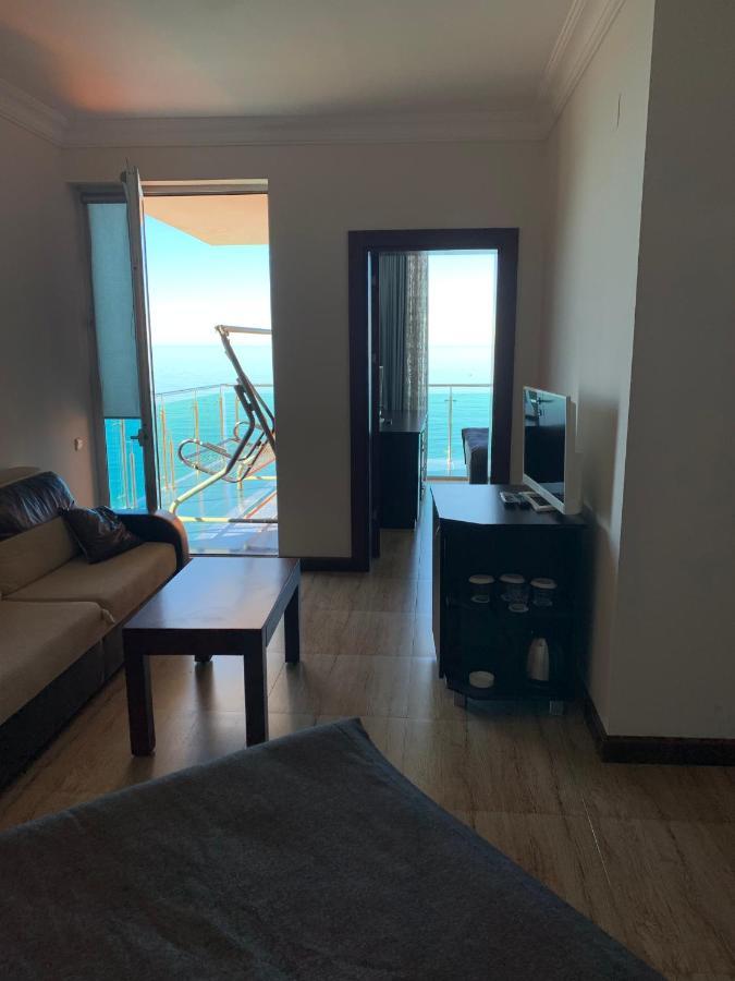 Hotel Neptun 크바리아티 외부 사진