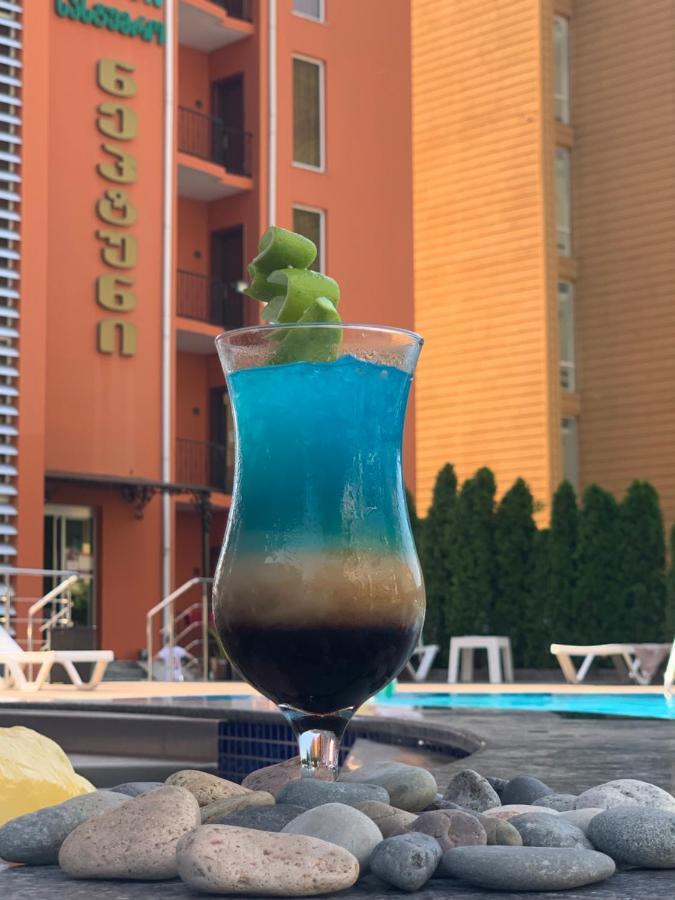 Hotel Neptun 크바리아티 외부 사진