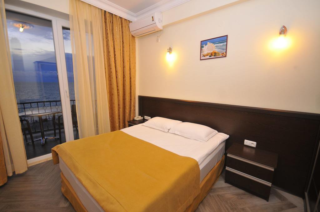 Hotel Neptun 크바리아티 외부 사진